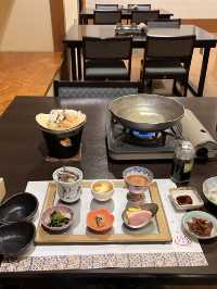 ♨️和風溫泉+正宗一泊二食🍱                  1千蚊就搞掂⁉️