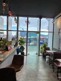รีวิว Guzzjung cafe' Co-Working Space นิวทาวน์ สกล