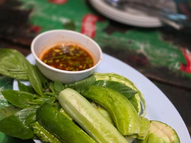 Laab Ubon Kontrakran – Bangkok’s Spicy Hidden Spot Loved by Locals! 