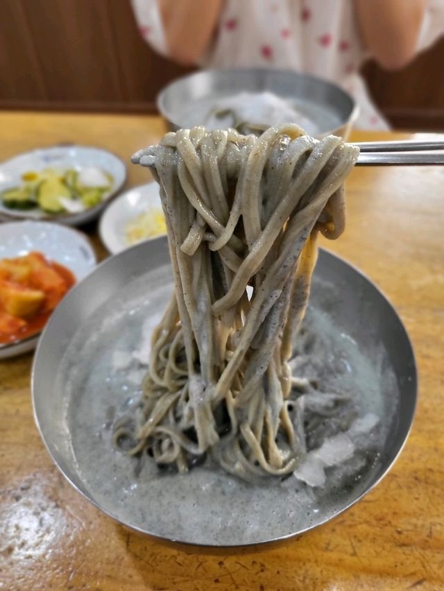 여름 최고의 힐링메뉴로 추천하는 콩국수맛집