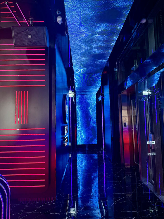 Let's enjoy the futuristic Luxury KTV experience here❤️