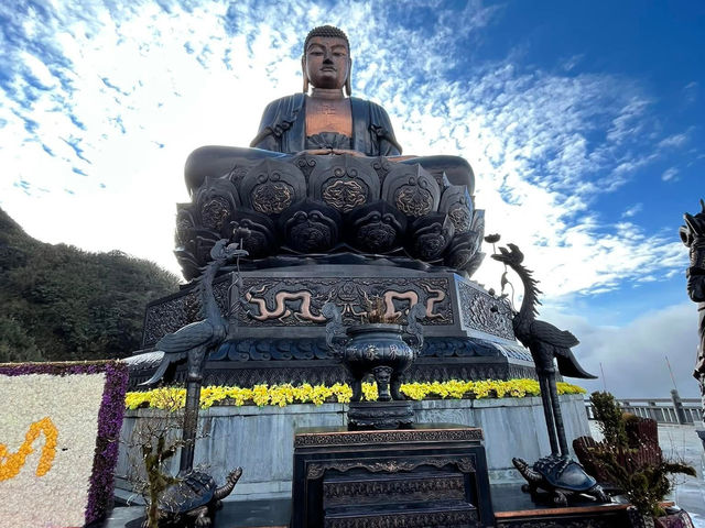 ยอดเขาฟานซีปัน (Fansipan Mountain)