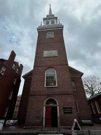 【Old North Church｜兩盞燈光點燃的革命火種】