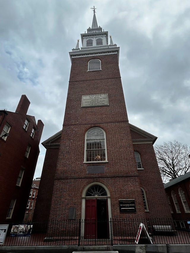 【Old North Church｜兩盞燈光點燃的革命火種】