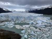 【ペリト・モレノ氷河｜圧巻の氷の壁と迫力の崩落ショー】