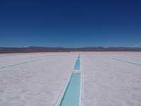 【Salinas Grandes｜地平線まで続く白の世界、自然がくれた特別なステージ】