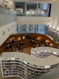 library Orchard Singapore 📚