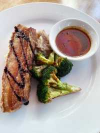 “Bavarian Bierhaus: Laid-Back Haven for Authentic German Flavors”