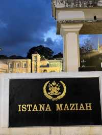 🏛️ Terengganu’s Royal Walk: Palaces, Bridges & Temples by the Sea 🕌🌉🏮
