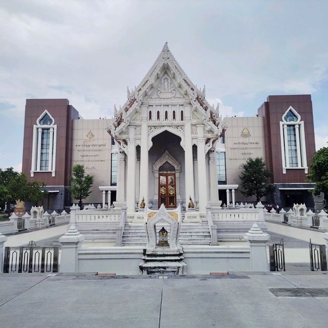 ลานหินโค้ง หลวงพ่อปัญญานันทภิกขุ
