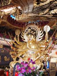 วัดกวนตู้ (Guandu Temple) วัดเก่าแก่ริมแม่น้ำ