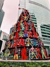 Art in Motion at Raffles Place 🎨🚶‍♂️