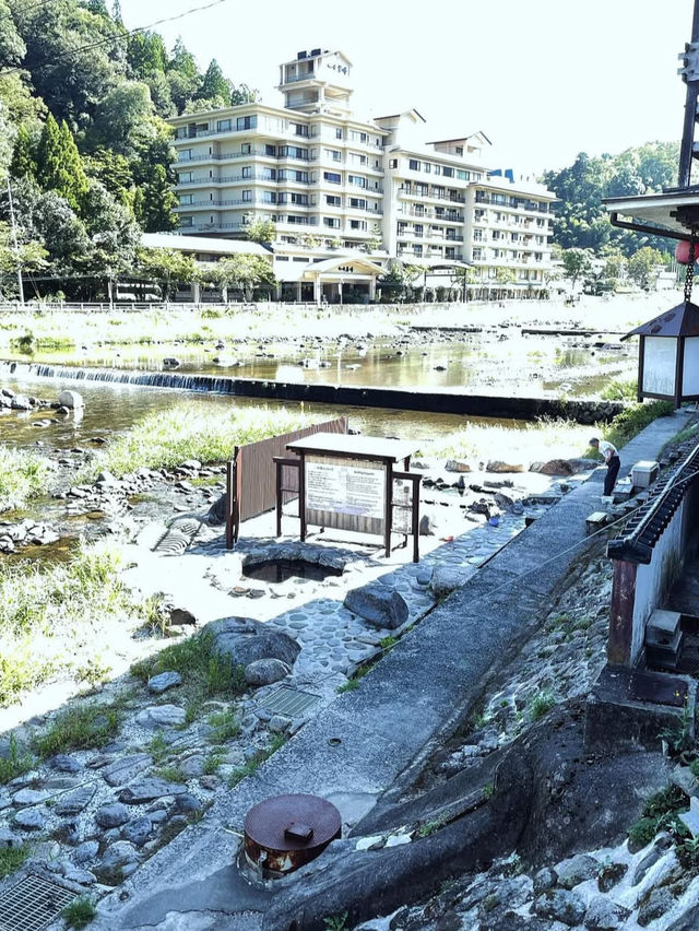 【川のせせらぎと湯けむり♨️三朝温泉・河原風呂で極上の癒し】