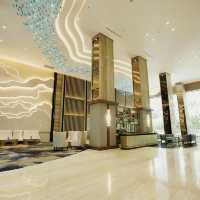 Refined Horizons and Serene Luxury