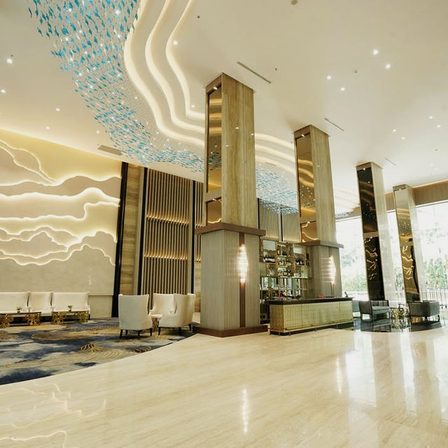 Refined Horizons and Serene Luxury