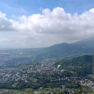 Gunung Banyak (Paralayang), Batu
