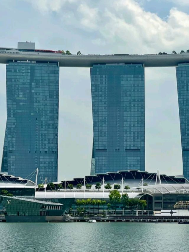 Explore Singapore – The City of Gardens and Innovation