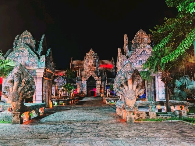 พาเที่ยวสวนสนุกในเมืองดานัง ที่ Downtown Danang