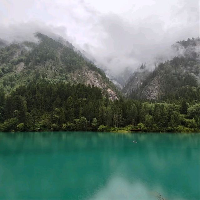 Jiuzhaigou Is Basically Nature Showing Off