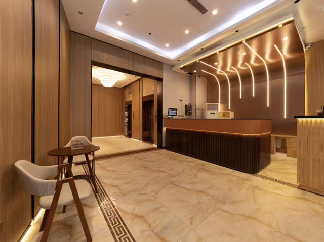 如家雲上四季酒店（深圳東站布吉老街店）