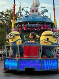 “Parade of Wonders: Where Minions, Dragons & Heroes Come to Life!