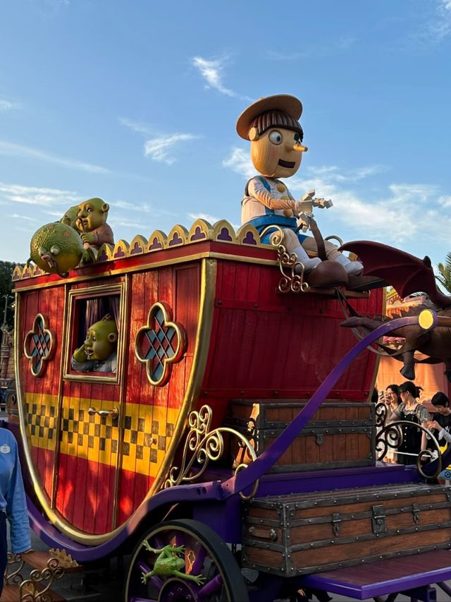 Floats, Fun & Favorite Faces: Inside Universal’s Epic Parade