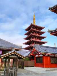 Senso-ji Temple, Tokyo – A Glimpse into Japan’s Timeless Spirit!