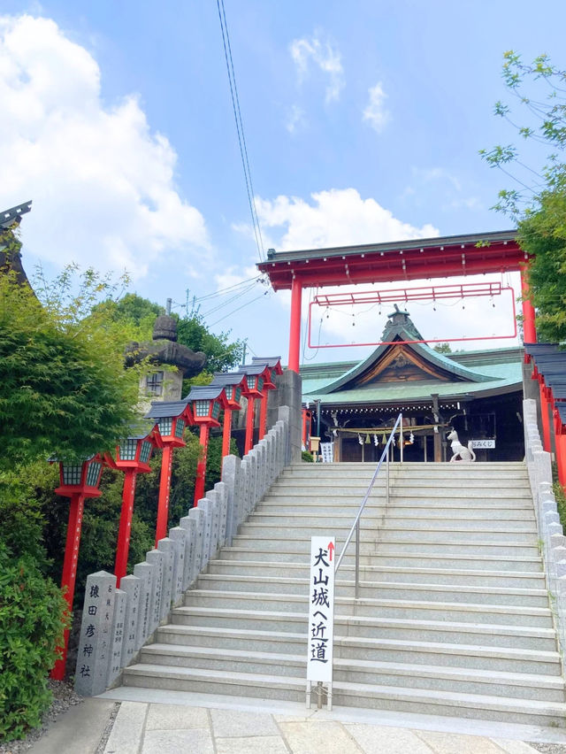 【最強インスタ映え神社】 鳥居が映える犬山の稲荷神社