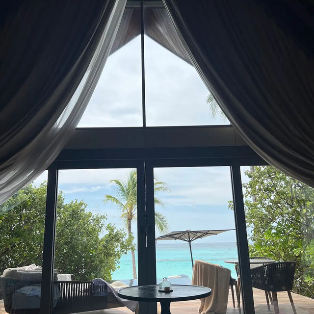 The St. Regis Maldives Vommuli Resort