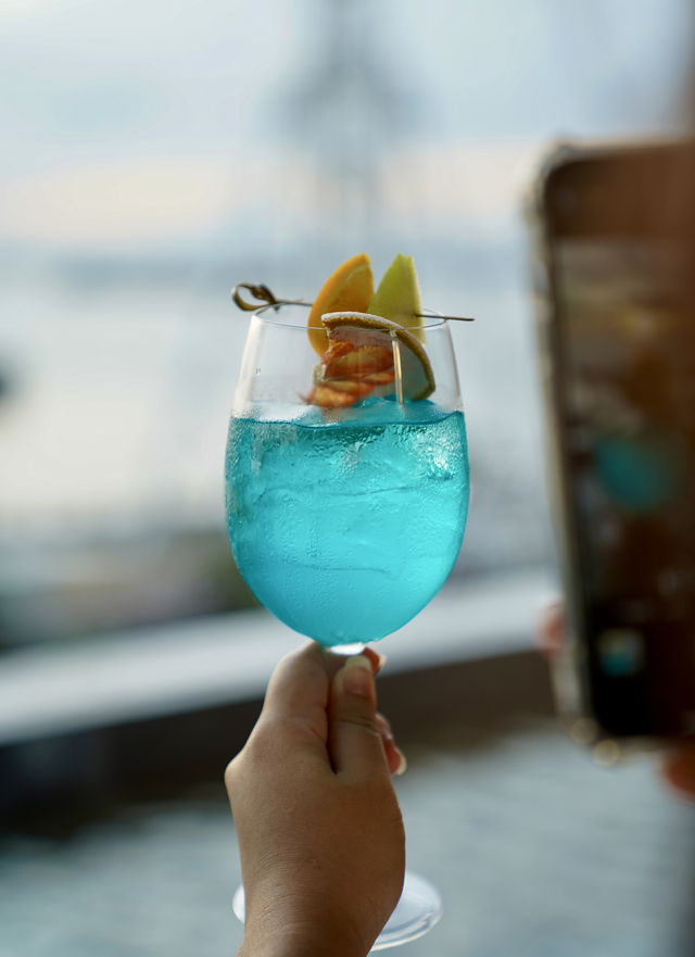🌅 รีวิว C Lounge @ Conrad Manila 🇵🇭