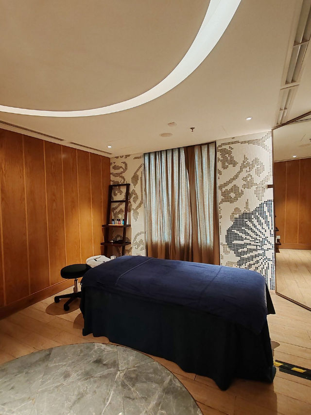 Sophisticated Comfort in the Heart of the City