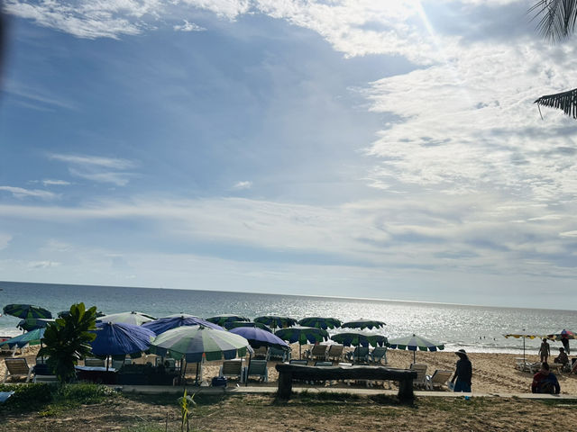 พักผ่อนสุดฟินที่หาดกะรน ความงามของทะเลภูเก็ต