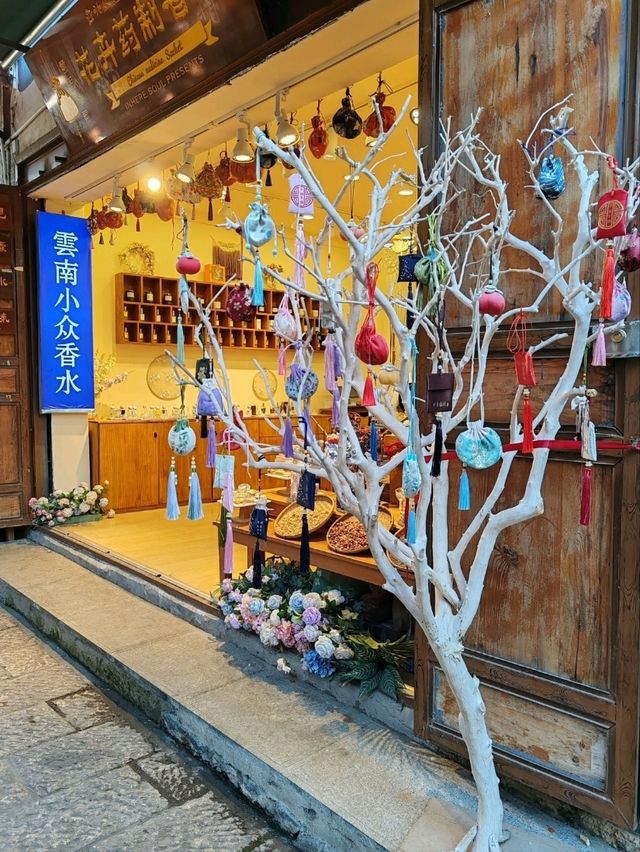 Dali Shuanglang, Yunnan: A Haven of Unique Boutiques You Can't Get Enough Of
