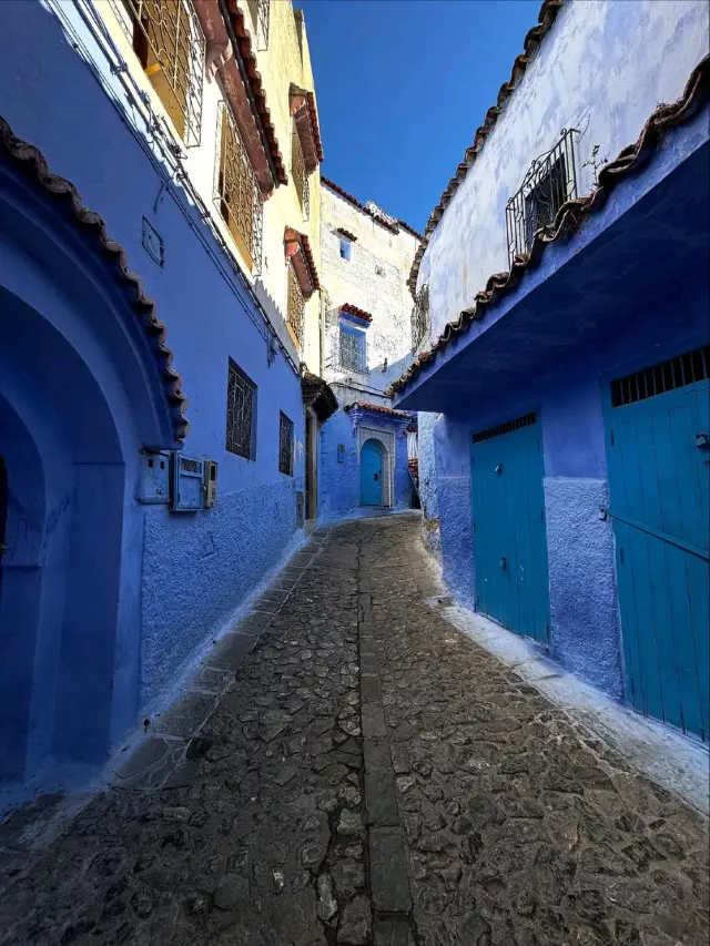 Wandering the Blue Streets of Chefchaouen