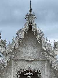 รีวิว วัดร่องขุ่น เชียงราย ศิลปะขาวบริสุทธิ์ที่งาม