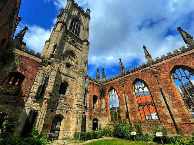 ⛪ St Luke’s Bombed Out Church – A Symbol of Resilience in the Heart of Liverpool ⛪ St Luke’s Bombed Out Church – A Symbol of Resilience in the Heart of Liverpool