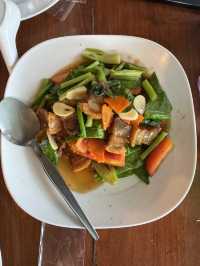 ร้านอาหารวิวดีที่อำเภอไทรโยค