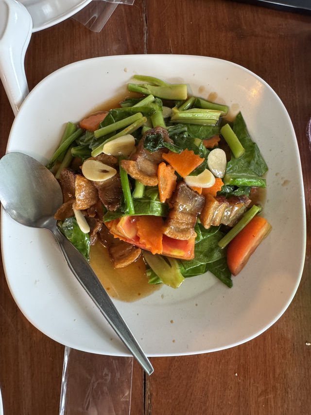 ร้านอาหารวิวดีที่อำเภอไทรโยค