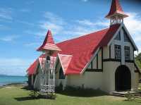 Notre Dame Auxiliatrice - Bright colors and a picturesque view of Mauritius 