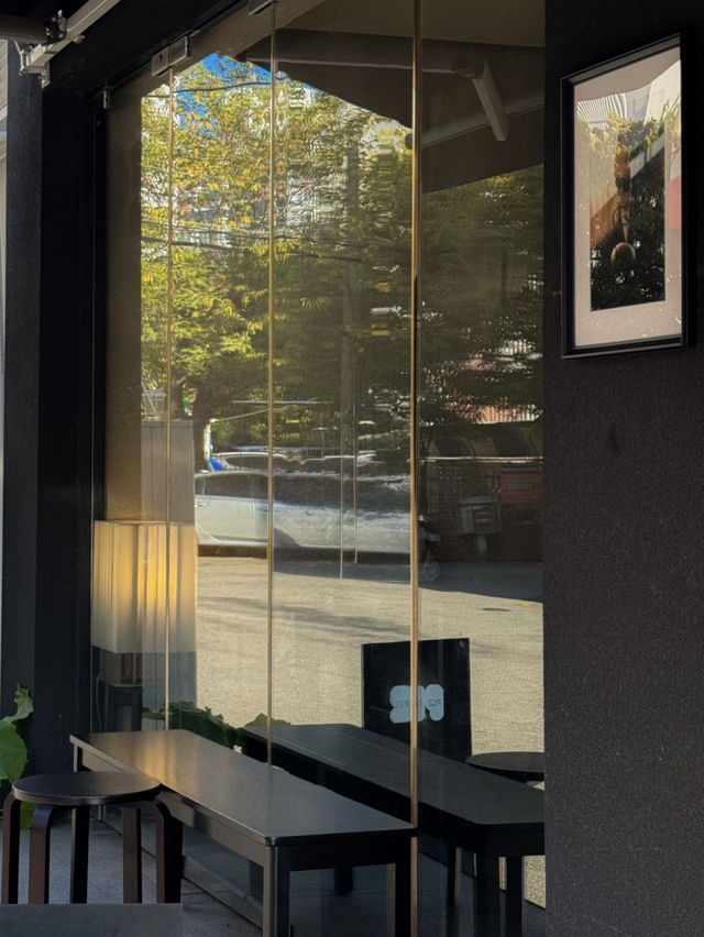 인증된 맛과 분위기, 오래 자리를 지킨 울산 카페 “페즈” 