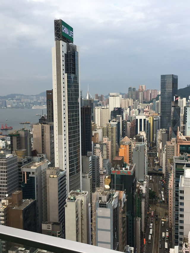 Hong Kong: Where Neon Dreams Meet Tradition 🇭🇰✨ Hong Kong: Where Neon Dreams Meet Tradition 🇭🇰✨