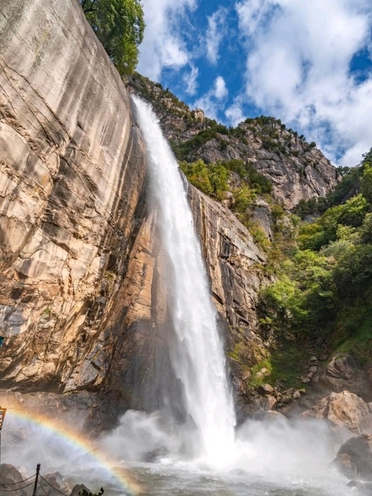 🌈 Jiulong Waterfalls | A Rainbow Dancing with Nine Dragons