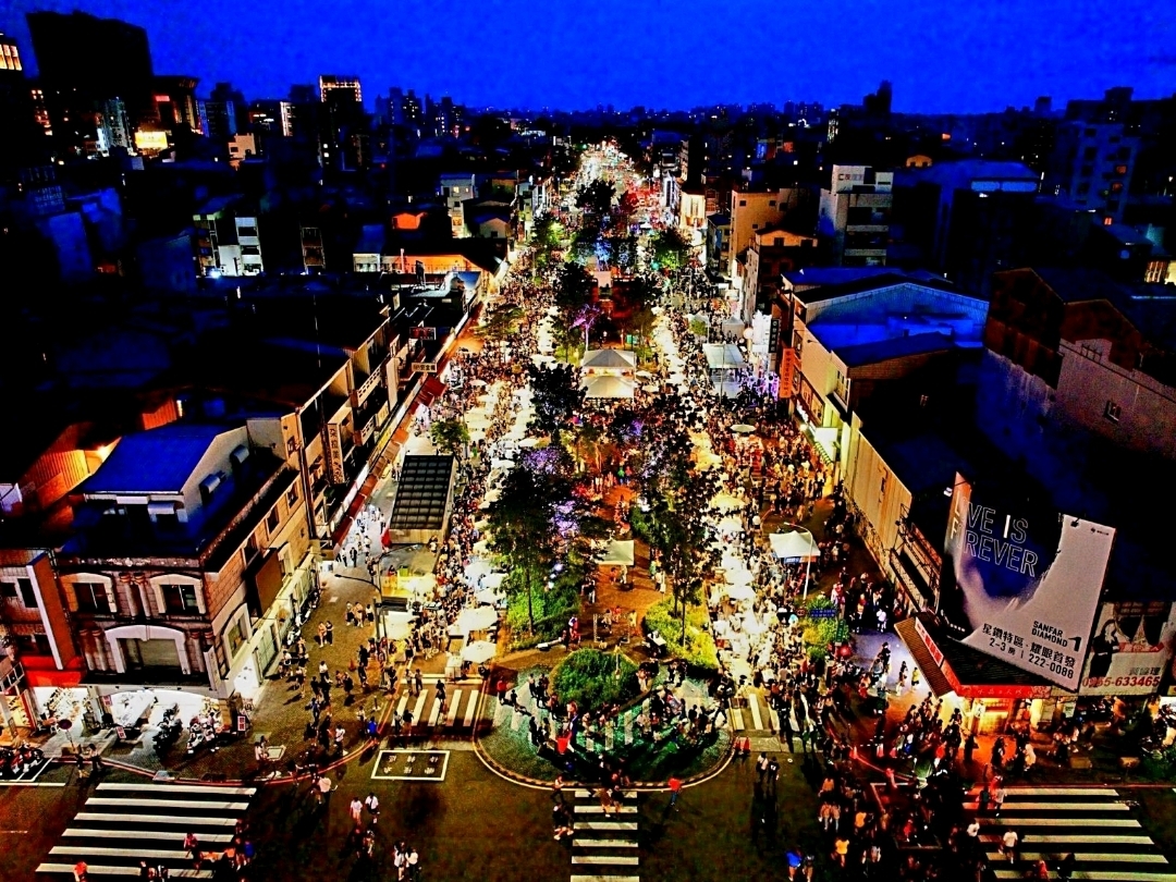 "Notes on the Night Views of Tainan's Ancient City."