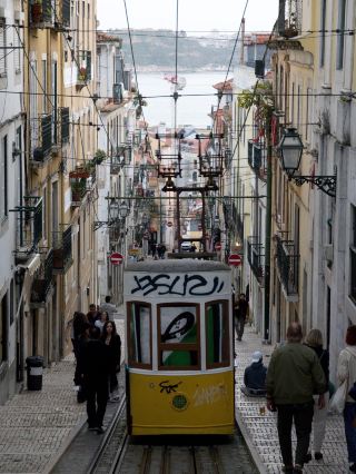 Portugal🇵🇹 Besides C. Ronaldo, is actually a country suitable for slow travel