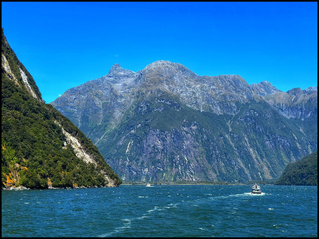 Milford Sound - Stunning Views 