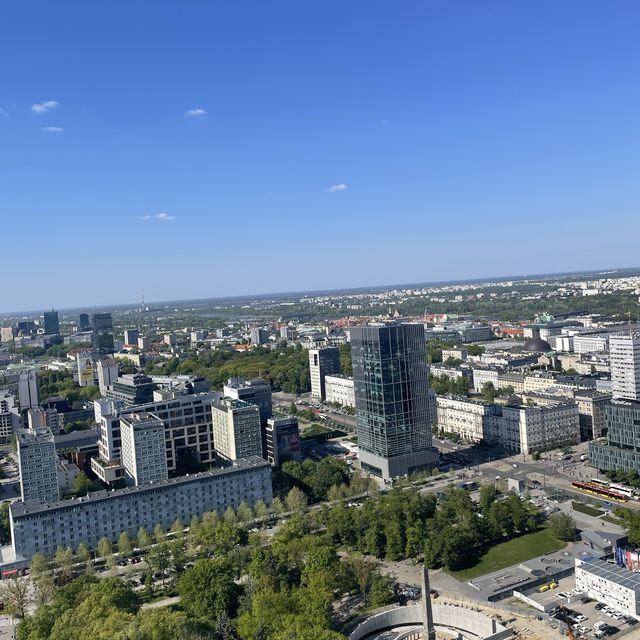 【ポーランド🇵🇱/ワルシャワ市街を一望できる文化科学宮殿の展望テラス】