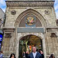 🛍️🕌 Explore the Vibrant Grand Bazaar in Istanbul! 🇹🇷✨


