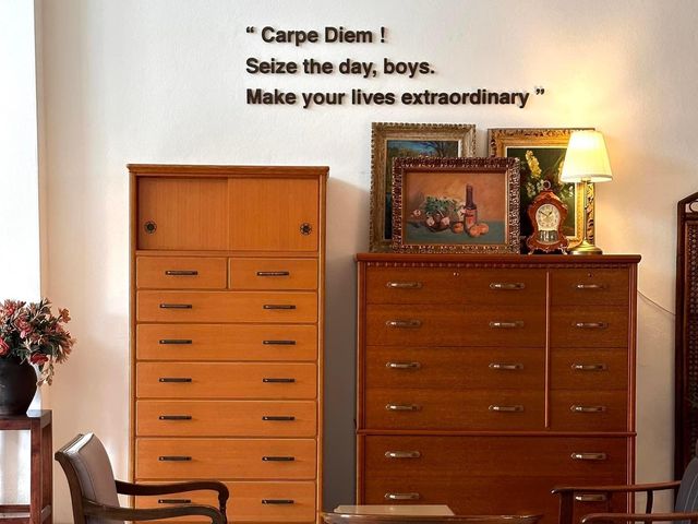Carpe Diem Society คาเฟ่น่านั่งย่าน ม.ศิลปากร