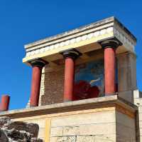 A trip back in time at Knossos ✈️