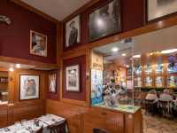 ตำนานร้านดังเก่าแก่กว่า 100 ปีของบรัสเซลส์